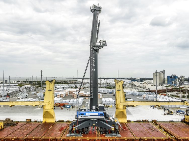 Port Canaveral’s second mobile harbor crane aboard the MV BBC Moonstone